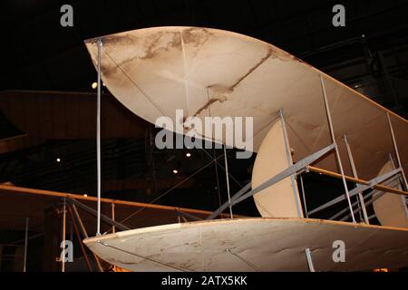 Wright Brothers Original Wright Military Flyer aus dem Jahr 1909 im National Museum of the United States Air Force in Dayton, OH Stockfoto