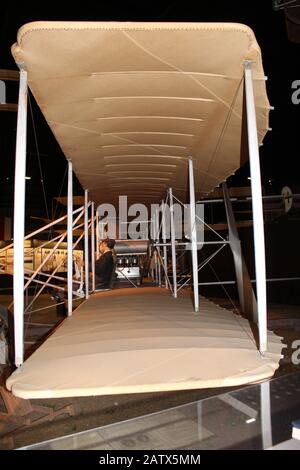 Wright Brothers Original Wright Military Flyer aus dem Jahr 1909 im National Museum of the United States Air Force in Dayton, OH Stockfoto