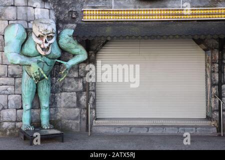 Geschlossene Schreckensfahrt im Prater Vergnügungspark in Wien, Österreich Stockfoto