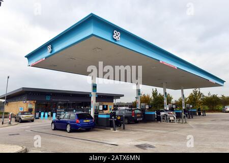 CO-op Tankstellenvorplatz Großbritannien Stockfoto