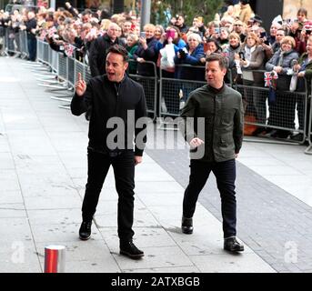 Anthony McPartlin (links) und Declan Donnelly (rechts), treffen im Lowry, Manchester, auf der Got Talent Photocall in Großbritannien ein. Stockfoto