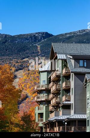 Fichte Peak Resort am Fuß des Skistation Stowe. Stockfoto