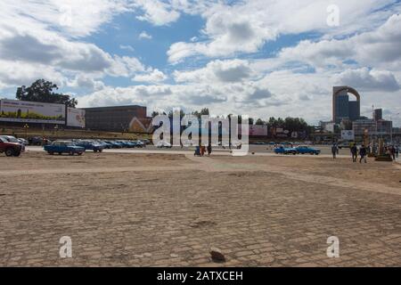 Addis Abeba, Äthiopien - Nov 2018: Great Ethiopian Run expo at Meskel Square. Great Ethiopian Run ist die größte Laufveranstaltung in Afrika Stockfoto