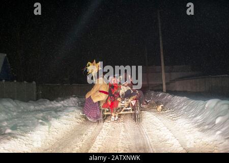 Weißrussland, die Stadt Gomil, 13. Januar 2019. Ritus eines großzügigen Abends. Kalyada-Zeremonie. Slavisches Volksfest am Vorabend des alten Neujahrs.Menschen Stockfoto