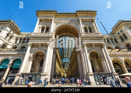 Mailand, Italien - 16. Mai 2017: Die Galleria Vittorio Emmanuele II auf der Piazza del Duomo (Domplatz). Diese Galerie ist eine der ältesten der Welt Stockfoto