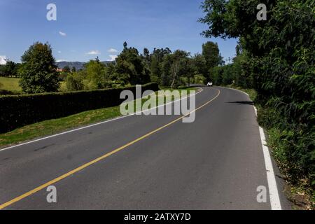 Straße um Tabio und Tenjo Cundinamarca in der Savanne von Bogotá, in der Nähe von Bogotá Kolumbien Stockfoto