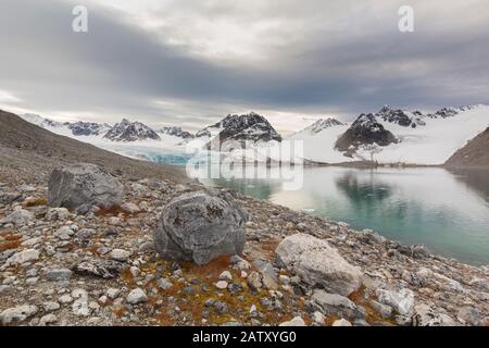 Gullybreen, Gletscher im Albert-I-Land, entbouching in Gullybukta, Südbucht des Magdentenefjordes, Spitzbergen/Spitzbergen, Norwegen Stockfoto