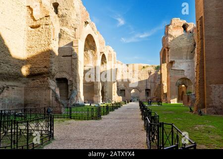 Die Ruinen der Bäder von Caracalla, alte römische öffentliche Bäder, in Rom, Italien Stockfoto