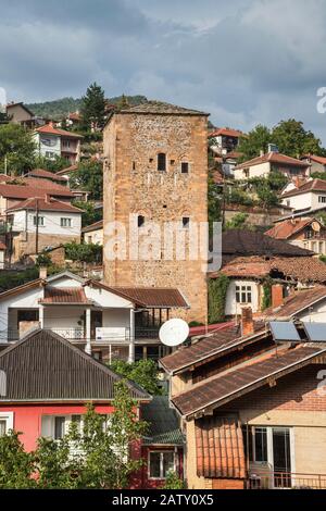 Simic Tower, der wehrhafte Turm aus der frühen ottomanischen Zeit, in Kratovo, Nord-Mazedonien Stockfoto