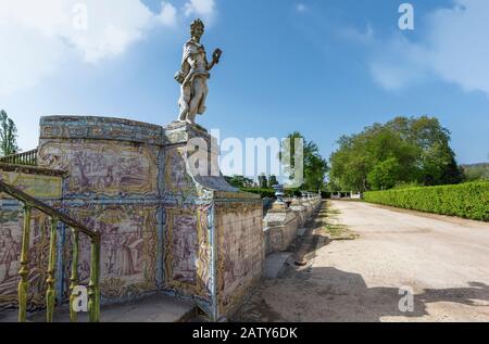 Blick in den Park des Queluz National Royal Palace. Portugal Stockfoto