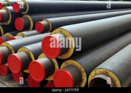 Hydraulikanlage, Heizrohre mit unterschiedlichen Durchmessern. Stockfoto