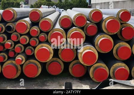 Die Zusammensetzung der Heizrohre. Unterschiedliche Stärken und Längen von Rohren. Stockfoto