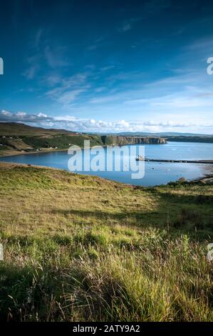 Blick auf den Hafen von Uig auf der Insel Skye, Schottland, Großbritannien Stockfoto