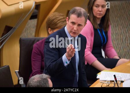 Edinburgh, Großbritannien. Februar 2020. Bild: Michael Matheson MSP - Verkehrsminister. Ministererklärung: Die neue Verkehrsstrategie für Schottland - Schutz unseres Klimas und Verbesserung Des Lebensumfalle Credit: Colin Fisher/Alamy Live News Stockfoto