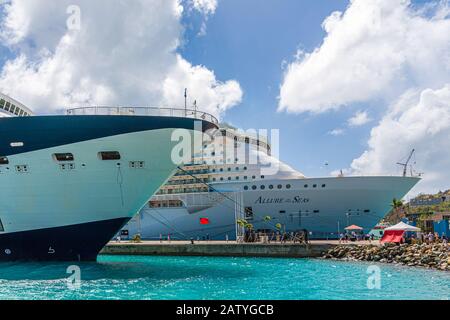 Bogens of Cruise Ships in St Thomas Stockfoto