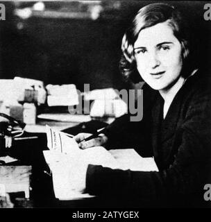 1934 a. München : EVA BRAUN ( München , Deutschland 1912 - Berlin , Deutschland 1945 ) , die Geliebte von Nazi ADOLF HITLER , als war eine Sekretärin von photog Stockfoto
