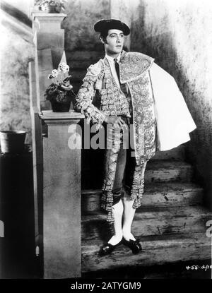 1922 , USA : der berühmte italienische Stummfilmschauspieler RUDOLPH VALENTINO ( 1895 - 1926 ) ist Juan Gallardo in BLOOD AND SAND ( 1922 - SANGUE E Stockfoto