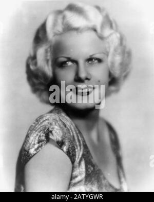 1932 : die platinblonde Schauspielerin JEAN HARLOW ( Harlean Jean Carpenter , Kansas City 1911 - Hollywood 1937 ) - MGM - Metro Goldwyn Mayer ---- A Stockfoto