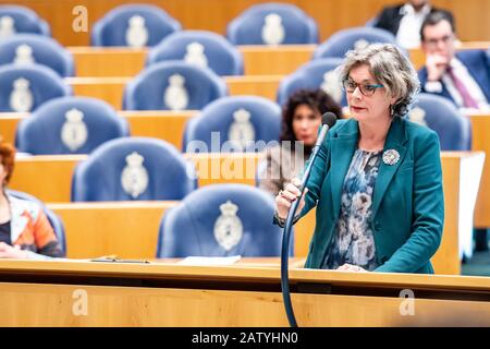 Den Haag, Niederlande. Februar 2020. Den HAAG, 05-02-2020, Debatte im niederländischen Parlament über Verbraucherfeuerwerke in der Silvesternacht. D66 Abgeordnete Monica den Boer. Credit: Pro Shots/Alamy Live News Stockfoto