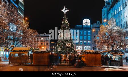 Weihnachtsmarkt auf dem Wenzelsplatz in Prag Stockfoto