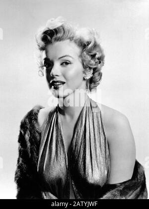 1952 , USA : die Filmschauspielerin MARILYN MONROE ( 1926 - 1962 ) - pubblicity still , Foto von Frank Powolny . - Scollatura - Ausschnitt - Nackenöffnung Stockfoto