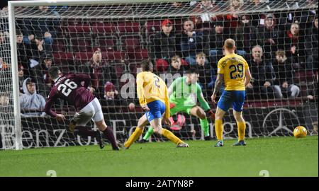 Tynecastle Park .Edinburgh.Scotland, Großbritannien. Februar 2020. Hearts gegen Kilmarnock .Ladbrokes Scottish Premiership Match. Hearts Craig Halkett 26 Scores vs. Kilmarnock. Kredit: Eric mccowat/Alamy Live News Stockfoto