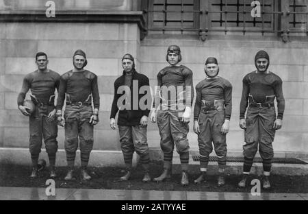 Mannschaft der United States Military Academy (West Point), darunter Kapitän Benjamin F. Hoge, Walter W. Wynne und Frank W. Milburn (später General Frank W. Milburn) Stockfoto