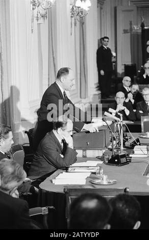 Minister Luns während seiner Rede im Parlament zum Datum der EEG-Ausgabe: 31. Januar 1963 Ort: Den Haag, South Holland Schlüsselwörter: Redes Personenname: LUNs, JAMH, Luns, Joseph Stockfoto