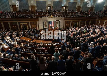 Washington, Vereinigte Staaten Von Amerika. Februar 2020. Washington, Vereinigte Staaten von Amerika. Februar 2020. US-Präsident Donald Trump übergibt die Adresse des US-Bundesstaates der Union an eine gemeinsame Kongresssitzung im US-Kapitol vom 4. Februar 2020 in Washington, DC Credit: Joyce N. Boghosian/White House Photo/Alamy Live News Stockfoto