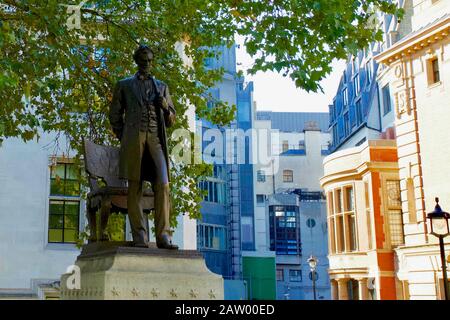 Statue von Abraham Lincoln von Augustus Saint-Gaudens, Parliament Square, London, England. Stockfoto