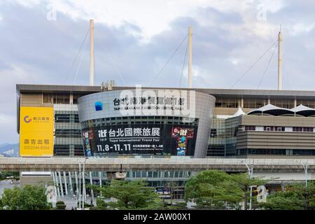 Taipeh, 6. November: Außenansicht des Nangang Exhibition Centre am 6. November 2019 in Taipeh, Taiwan Stockfoto