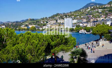 Montreux - der Genfersee Montreux ist eine Gemeinde und eine Schweizer Stadt am Ufer des Genfersee am Fuß der Alpen. Er gehört zum Landkreis Stockfoto