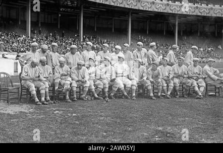 Obere Reihe (von links nach rechts): Eddie Grant, Rube Schauer, Claude Cooper, Wilbert Robinson, Frank McCormick, Grover Hartley, Larry Doyle, Jim Thorpe, Larry McLean, Art Fromme, Fred Merkle, Ferdie Schupp. Untere Reihe (von links nach rechts): Tillie Shafer, Art Fletcher, Fred Snodgrass, Art Demaree, Chief Meyers, Buck Herzog, Christy Mathewson, John McGraw, Rube Marquard, Red Murray, George Burns, Jeff Tesreau, Hooks Wiltse, Art Wilson Stockfoto