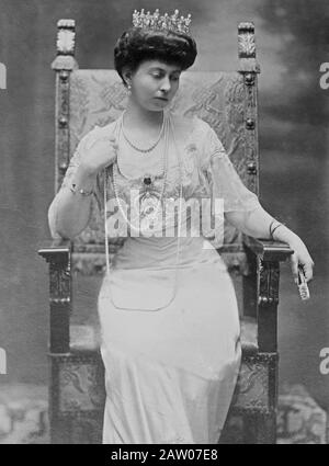 Prinzessin Sophie von Preßburg (1870-1932), die nach ihrer Heirat mit dem griechischen Krone Konstantin von Griechenland Königin Sophia Consort wurde, Ca. 1913 Stockfoto