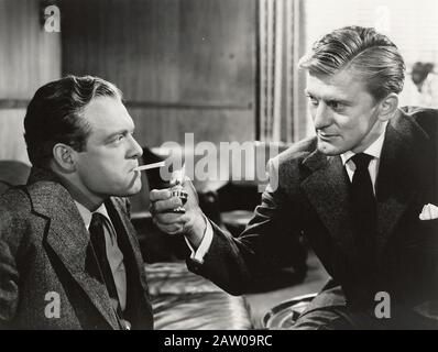 Los Angeles, USA. Juli 2002. Kirk Douglas und orson Wells Presse-Kit Bilder aus dem Film. Credit: Tsuni/USA/Alamy Live News Stockfoto