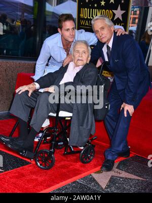 Los Angeles, USA. Nov. 2018. Michael Douglas Star 156 Sohn Cameron, Kirk Douglas Dad Geehrt Mit einem Stern Auf Dem Hollywood Walk Of Fame am 6. November 2018 in Hollywood, Kalifornien. Credit: Tsuni/USA/Alamy Live News Stockfoto