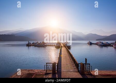 Sonnenaufgang von Sun Moon Lake, Taipeh, Taiwan Stockfoto