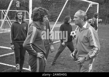 Niederländische Mannschaftszüge in Zeist, Fadrhone trainiert Mansveld Datum: 30. Oktober 1972 Standort: Utrechter, Zeist Schlüsselwörter: Teams Stockfoto