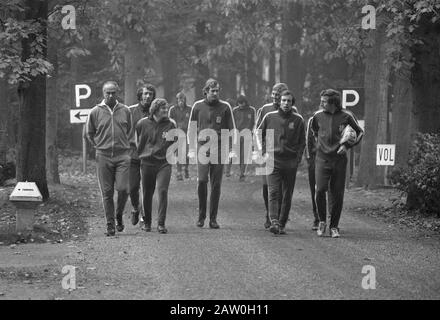 Niederländische Mannschaft trainiert in Zeist, Übersicht Trainingsdatum: 10. Oktober 1972 Standort: Utrechter, Zeist Schlüsselwörter: Mannschaften, Sport, Fußball Stockfoto