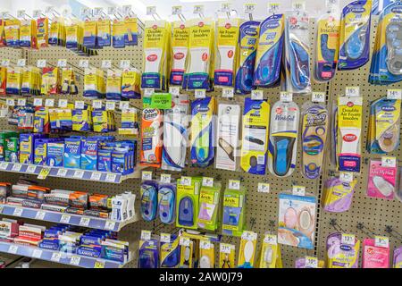 Miami Beach, Florida, Walgreens, Drogerie, Apotheke, Verkaufsverpackung anzeigen, Wettbewerb, Marken, Fallverkauf anzeigen, FL100906021 Stockfoto