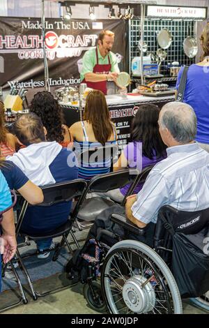 Miami Beach Florida, Miami Beach Convention Center, Home Design & Renovieren Show, Käufer, Verkäufer, Stände Stand Markt Shopping Shopper shoppen Stockfoto