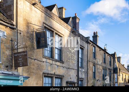 Das Hirschhotel am Nachmittag Winterlicht. Stow on the Wold, Gloucestershire, Cotswolds, England Stockfoto