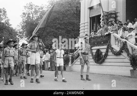 Militärkrankenhaus in Medan. Defilé Medan [Negara Partys] [Pfadfinder] Datum: 13. März 1948 Ort: Indonesien, Medan, Niederländische Ostindien, Sumatra Stockfoto