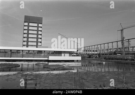 Neues Labor Für Komplexe Hydraulik, Delft, geöffnet von Königin Juliana in Kontakt, Außendatum: 22. Mai 1973 Standort: Delft, Zuid-Holland Schlüsselwörter: Queens, Labors Openings Personenname: Juliana (Königin Niederlande) Stockfoto