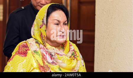 Kuala Lumpur, Malaysia. Februar 2020. Rosmah Mansor, Ehefrau des früheren Premierministers Razak, kommt zu einer Gerichtsverhandlung. Credit: Simon Roughneen / dpa / Alamy Live News Stockfoto