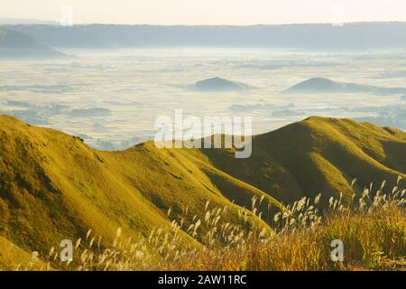 Caldera in Aso, Präfektur Kumamoto, Japan Stockfoto