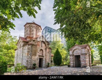 Kirche zur Heiligen Mutter Gottes (Sv Mala Bogorodica) Mazedonisch-orthodoxe Kloster im Matka-Dorf in der Nähe von Skopje, Nord-Mazedonien Stockfoto