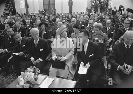 Königin Juliana eröffnet die Ritterkonferenz der Parlamentarischen Union Königin Juliana im Saal Datum: 1. Oktober 1970 Ort: Den Haag, Südholland Schlüsselwörter: Konferenzen, Königinnen Eröffnungen Personenname: Juliana (Königin Niederlande) Institution Name: Ritter Stockfoto