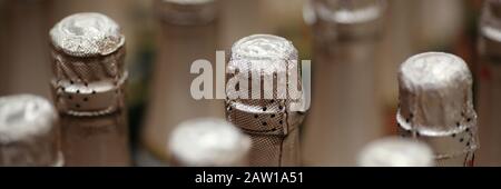 Geschlossen Champagner Flaschen Stockfoto