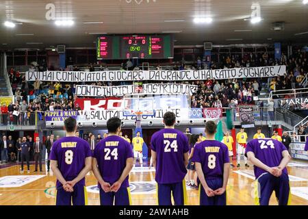 Prepartita rieti vs scafati während Kobe Bryant Gedenkfeier, Rieti, Italien, 05. Feb 2020, Basketball Event Stockfoto